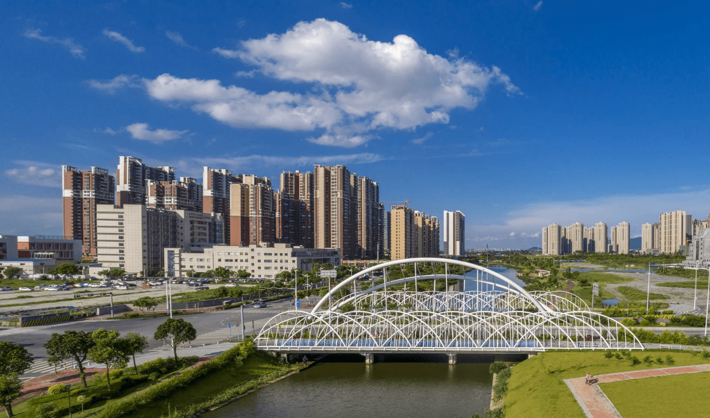 高明两会丨加快打造机场空铁经济带,助力西部经济新中心打造_招商_产业_建设
