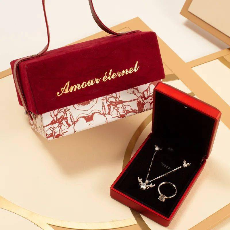 项链严选 | 新年好礼！?比钻石闪耀的莫桑钻项链+耳钉，?1克拉不到300块，再送1克拉?戒指