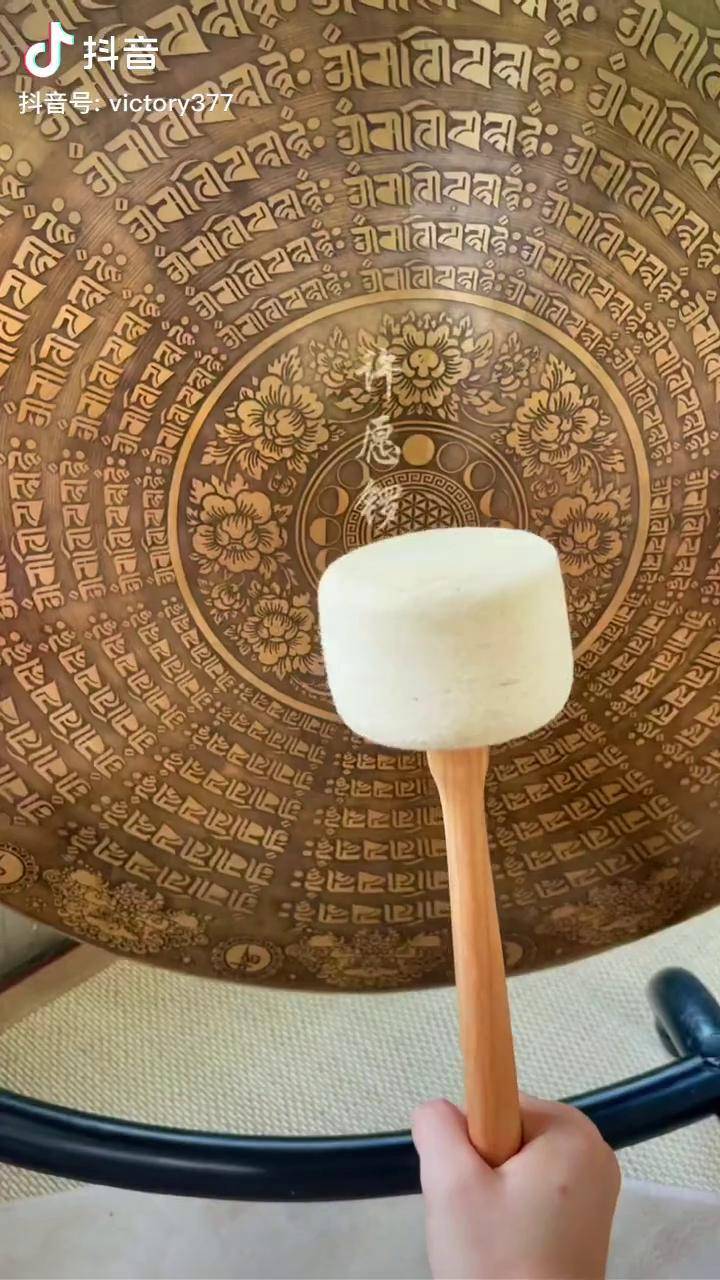 铜锣有着奇妙的音色和振谐感助眠解压音疗铜锣疗愈许个愿吧愿你内心