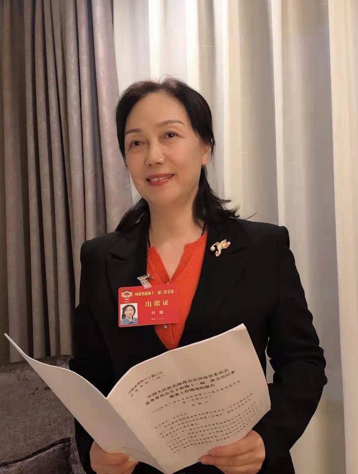 刘媛委员手机禁令呼声此起彼伏立法禁手机进校园可好