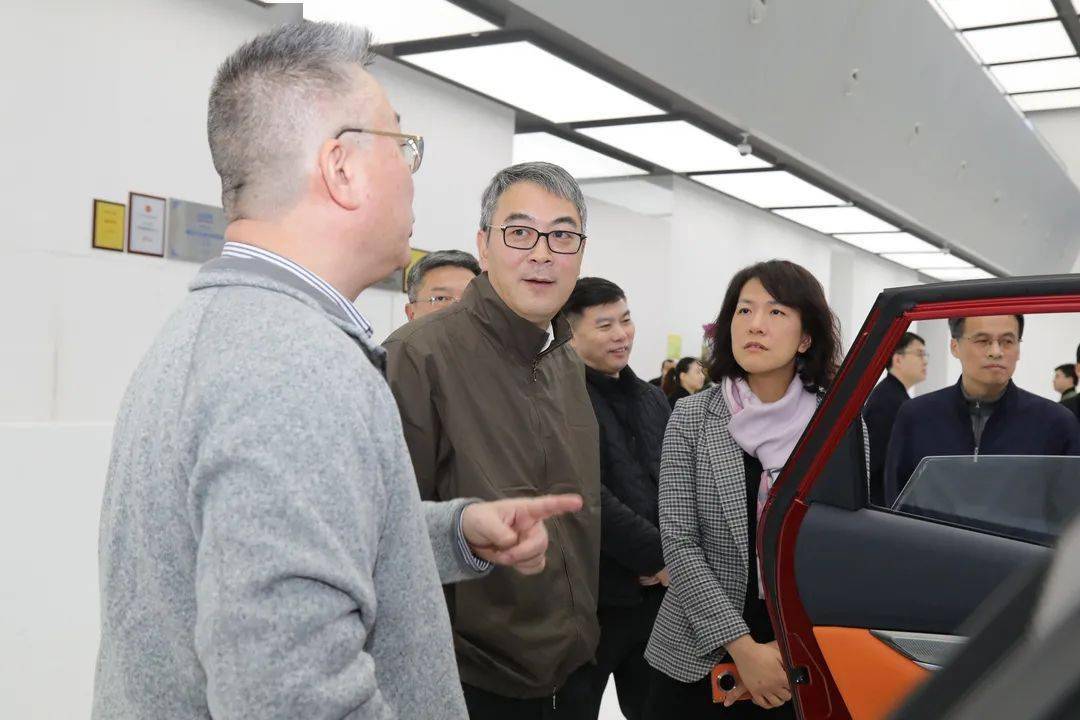 解难题促发展保安全徐建杨小菁赴企业开展大走访大排查