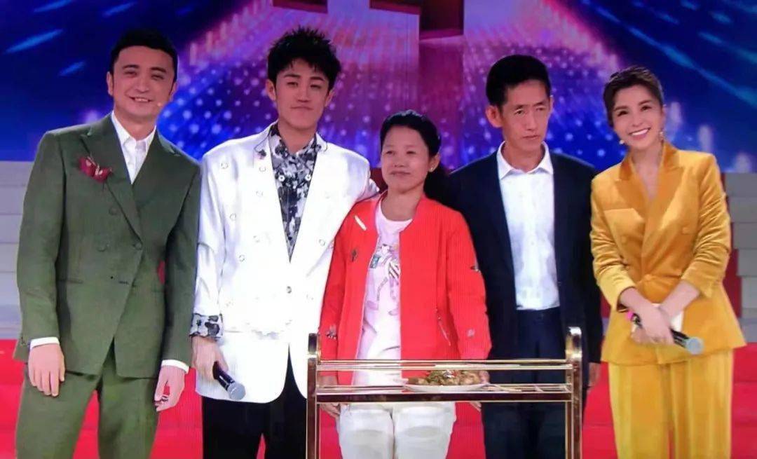 家乡的骄傲|张宏宇获星光大道2021年度总冠军_老张_父亲_舞台