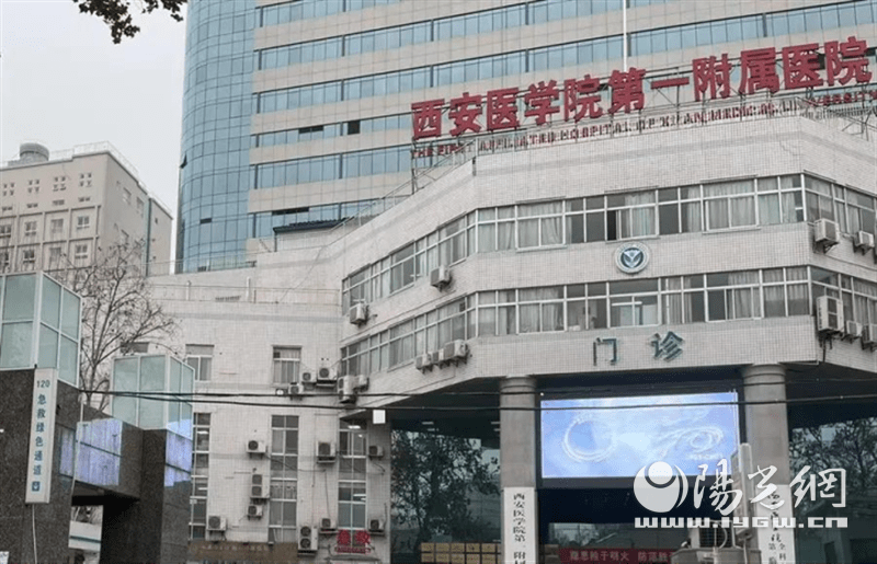 在送医途中,民警了解到,这位孕妇姓王,居住在肖里村,现已怀孕5个月