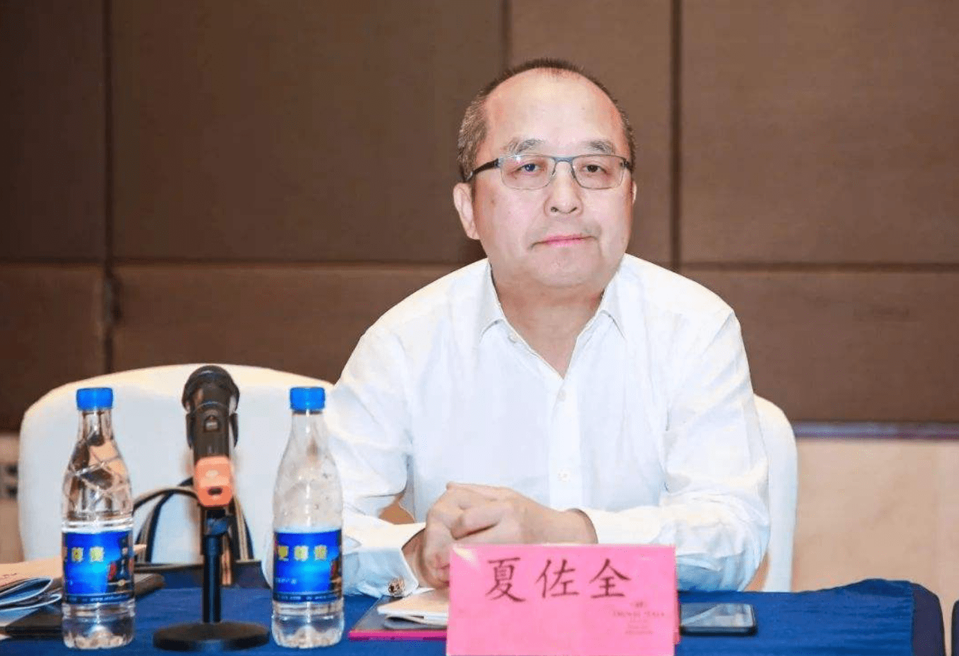 襄阳第一富豪:靠投资30万发家致富,一年之间财富增加165亿_夏佐全