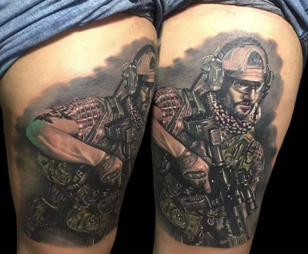 狙击手隐蔽伏击的武装力量成员_坦克_防弹玻璃_燃烧弹