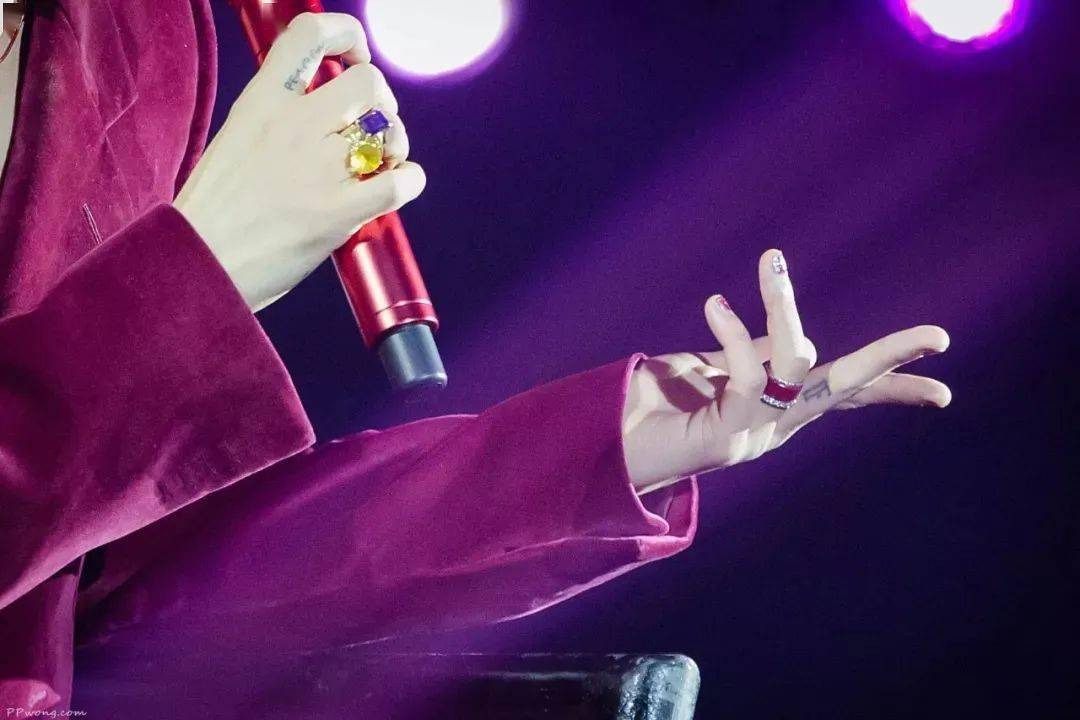 权志龙专属指甲油,看来gd喜欢这种颜色_指甲油_颜色