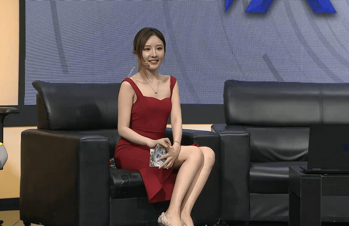 虎牙狂掷20亿拿下lpl五年独播权将重启二台美女节目