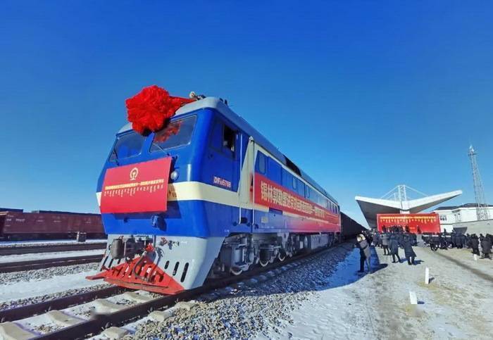 锡林郭勒盟进京货运新通道暨虎丰一期铁路开通首发