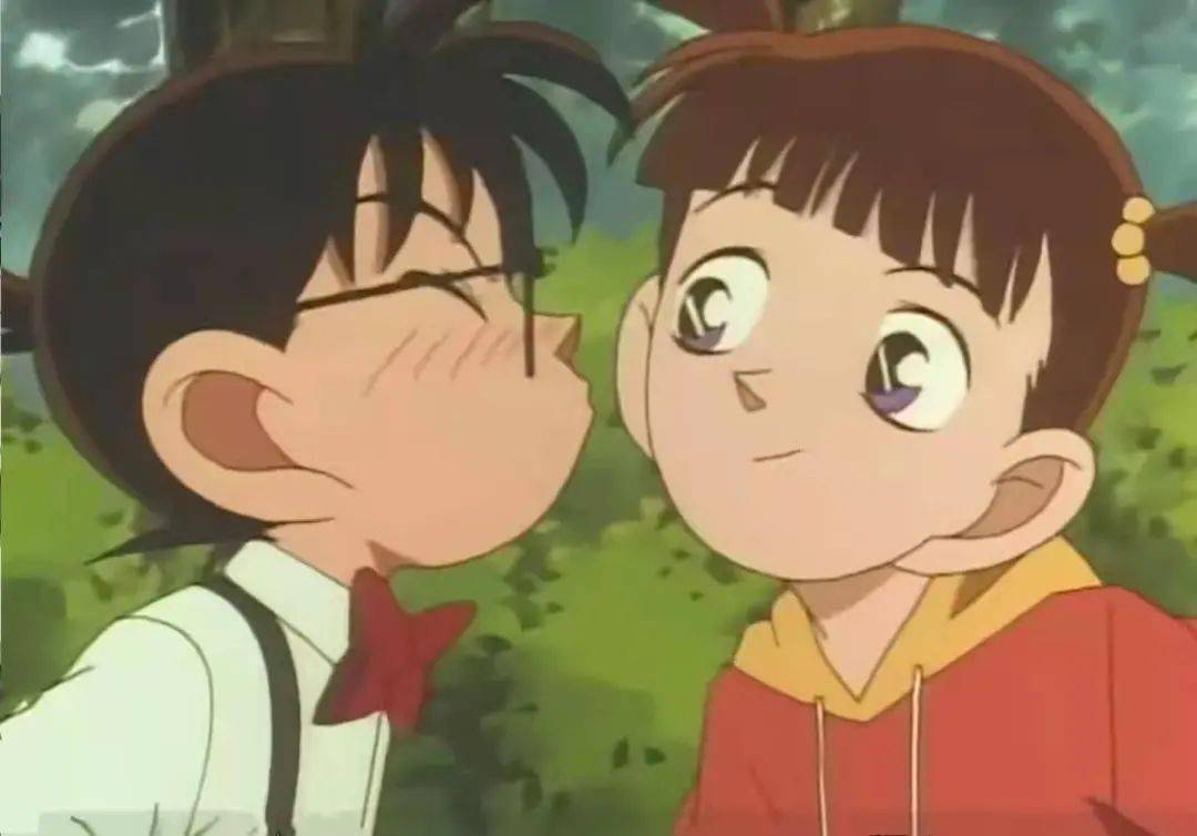 还记得柯南里那些亲吻名场面吗