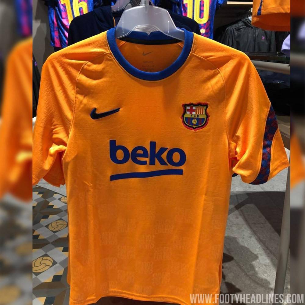 巴塞罗那全新赛前训练球衣实物曝光