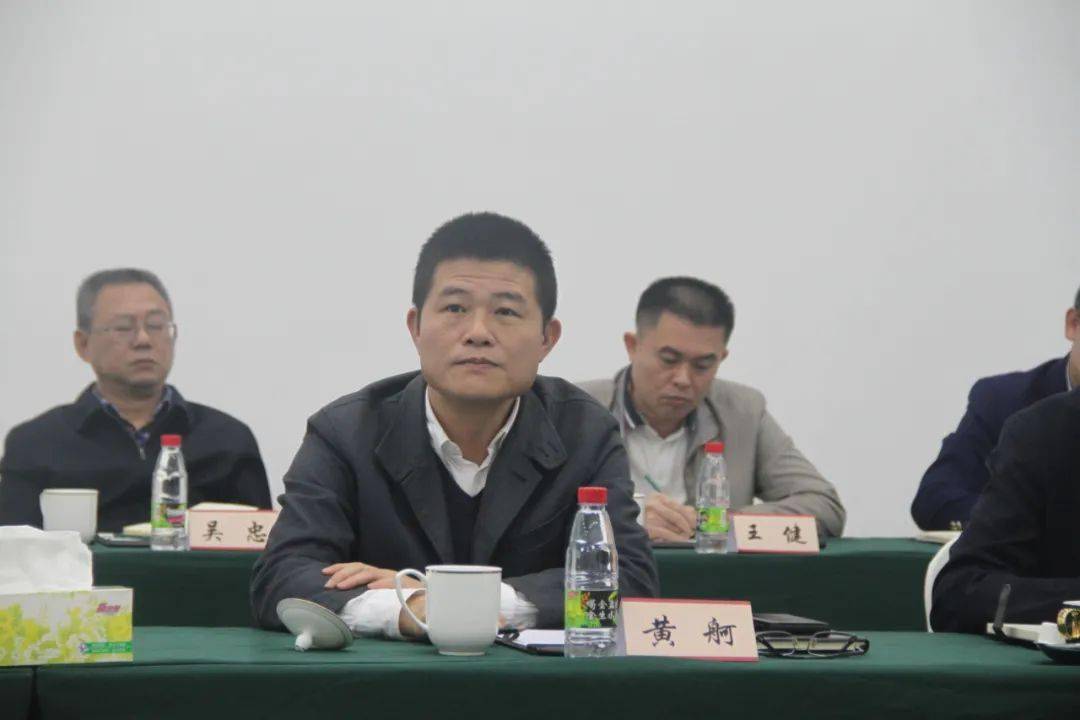 海口市副市长黄舸到海马汽车现场办公面对面查堵点破难题