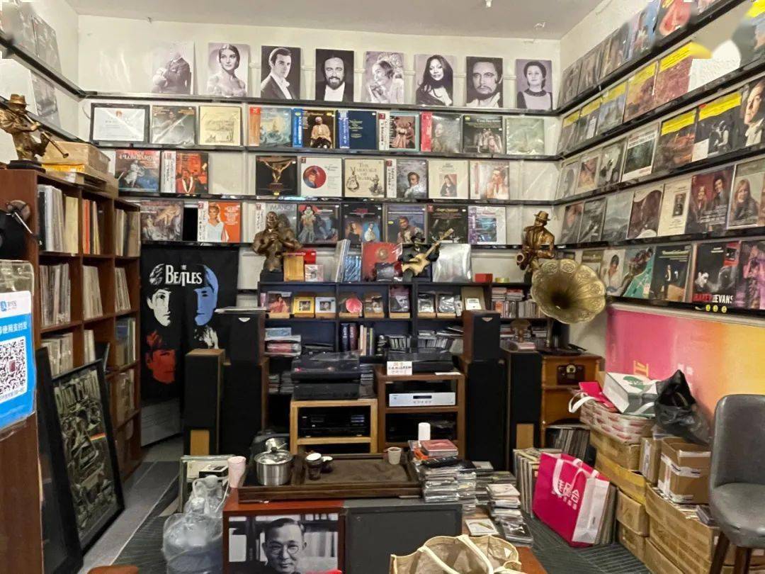 光谷最后的黑胶唱片店主数字时代唱片已成奢侈品与精神象征