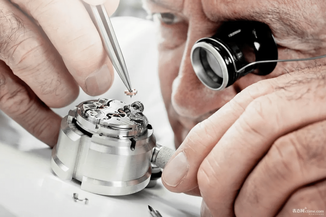 �±�| 2022�꽭ʫ���ٵ�һö�±������Ѿ�������ӡ�