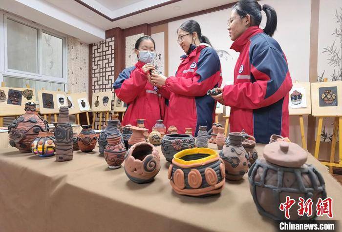 传统|兰州中学生课堂“新解”彩陶 现代材料让传统“复活”