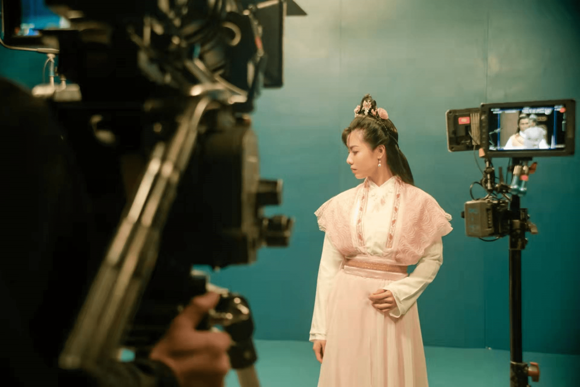 角色|TVB上位小花扮演小龙女，惊人仙气迷倒众人，气质不输李若彤