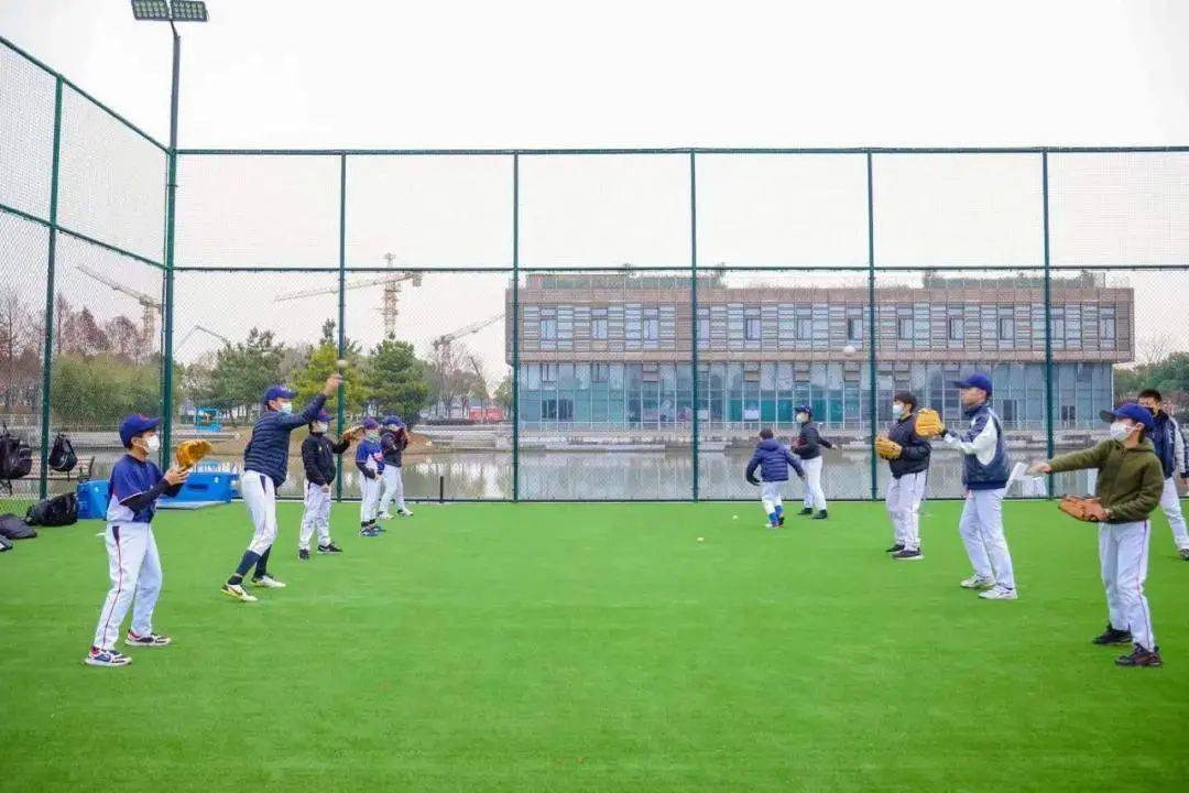 闵行人全区唯一向公众开放的棒球场揭幕一起共享运动健康