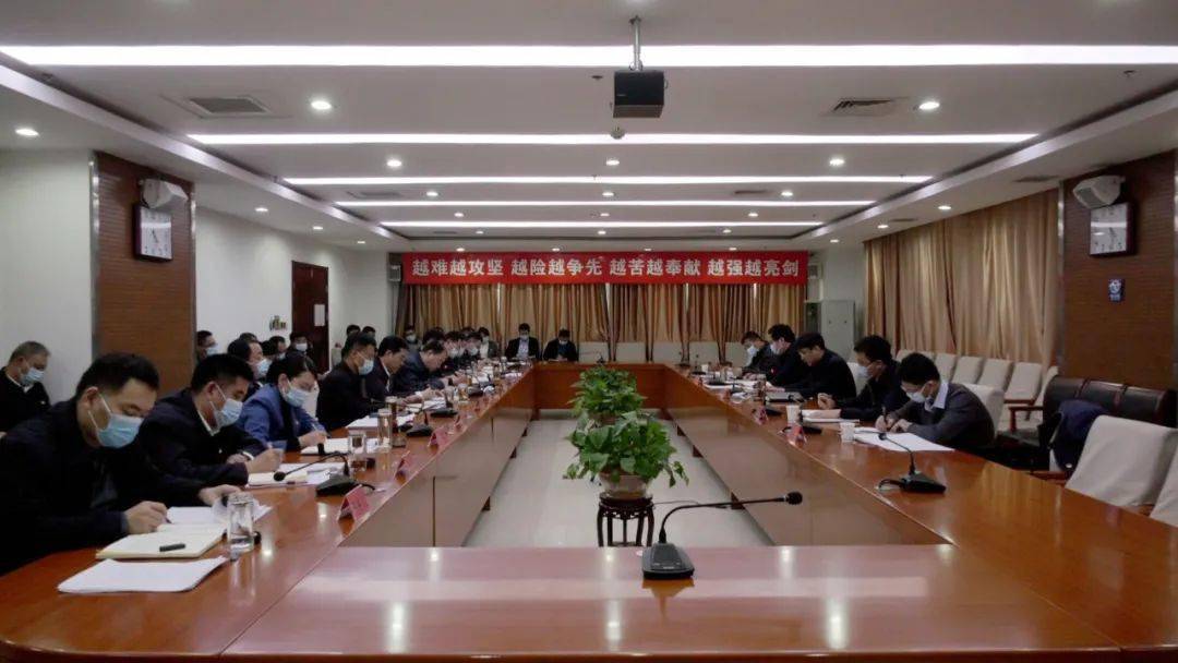 县委书记张剑主持会议并代表县委常委会作总结讲话.会上,通报了本次