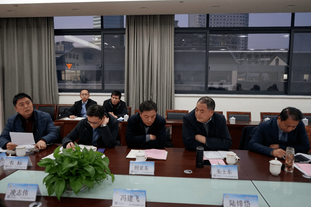 淮安市政府张柏副秘书长一行莅临我校观摩食育中心并举行座谈会_服务