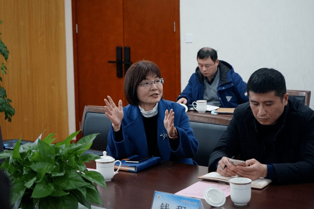 淮安市政府张柏副秘书长一行莅临我校观摩食育中心并举行座谈会_服务