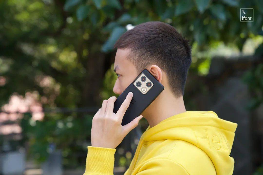 一加 10 Pro 测评：第二代哈苏影像挺强，但不是重点