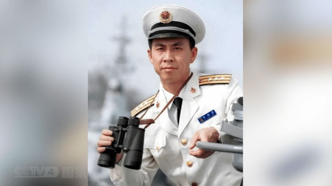 李晓岩，首艘航母舰长从1987到2010年岁末整整23年了刘华清终于在握别生命的