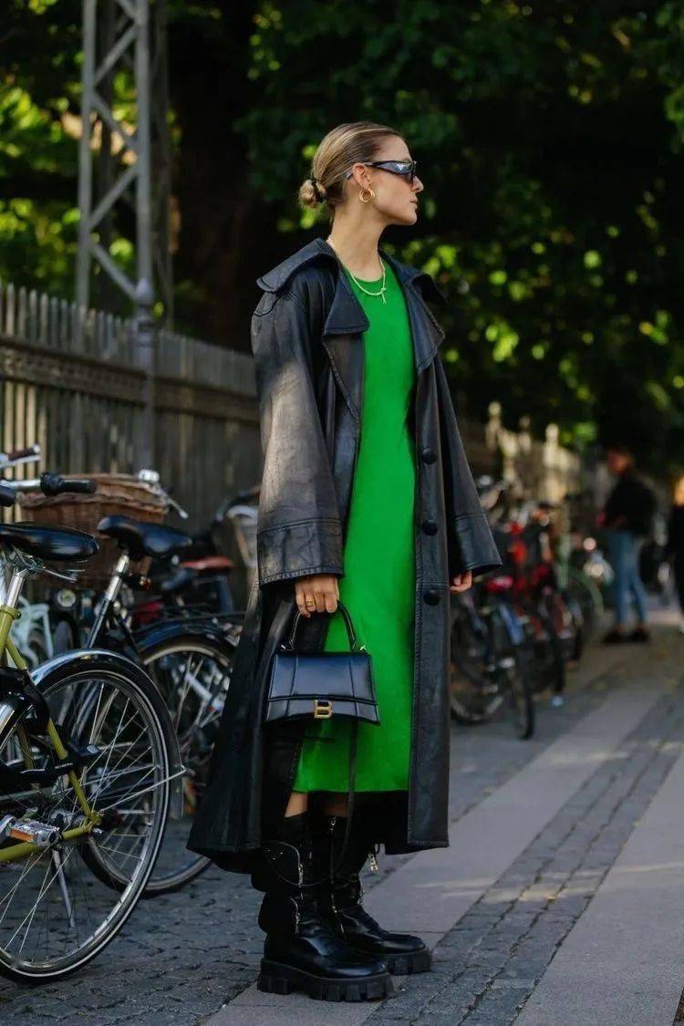 细节一身黑，换个穿法更时髦