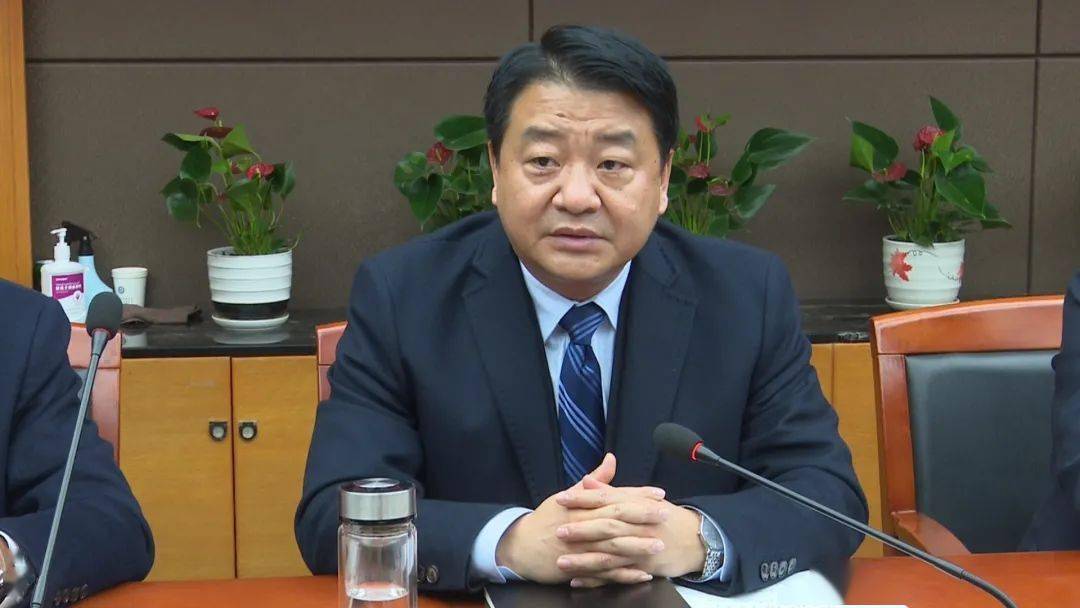 岐山县委书记杨鹏程参加政协讨论组讨论