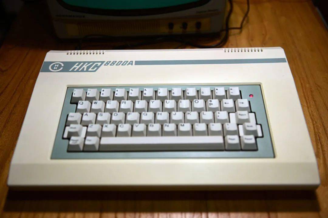 极客逻辑 GeekLogic - APPLE II 的影子——仿制机