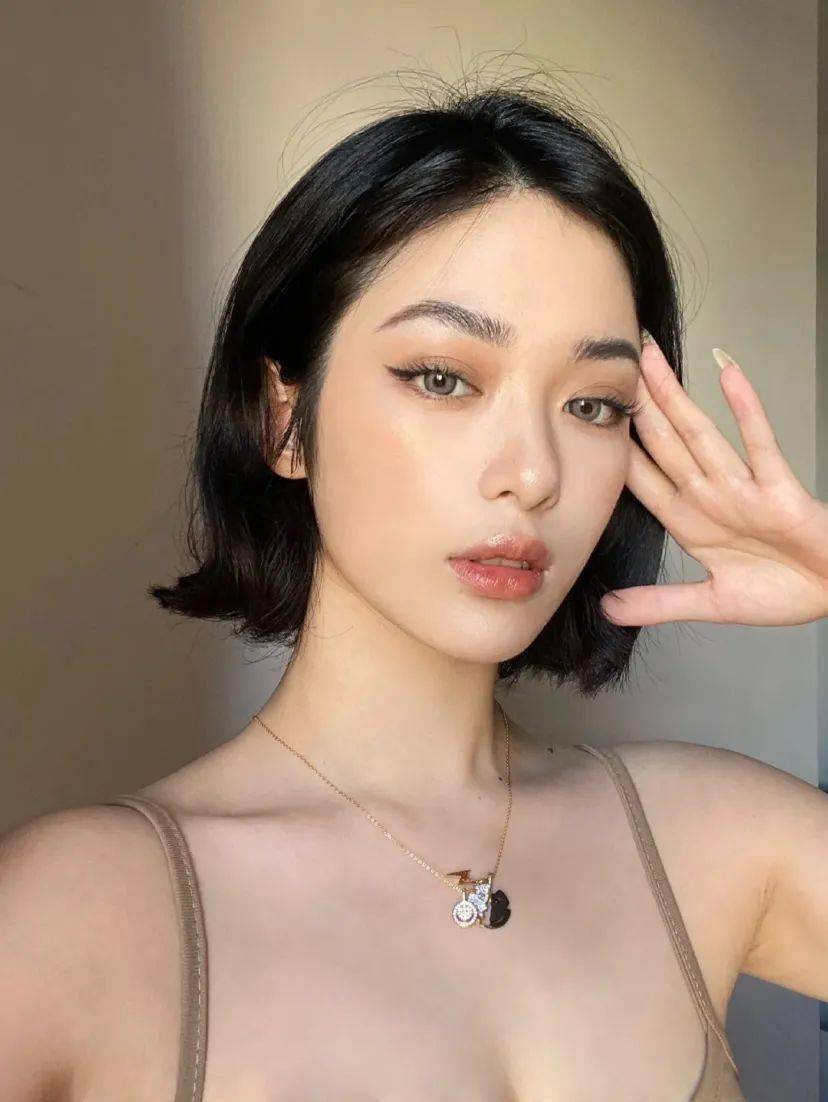 现实美妆博主回归现实，「换头术」到底是真是假？