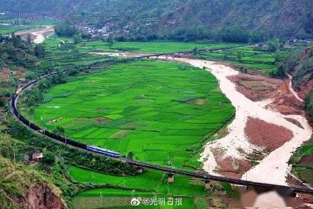 火车|乘坐慢火车旅行是怎样的体验