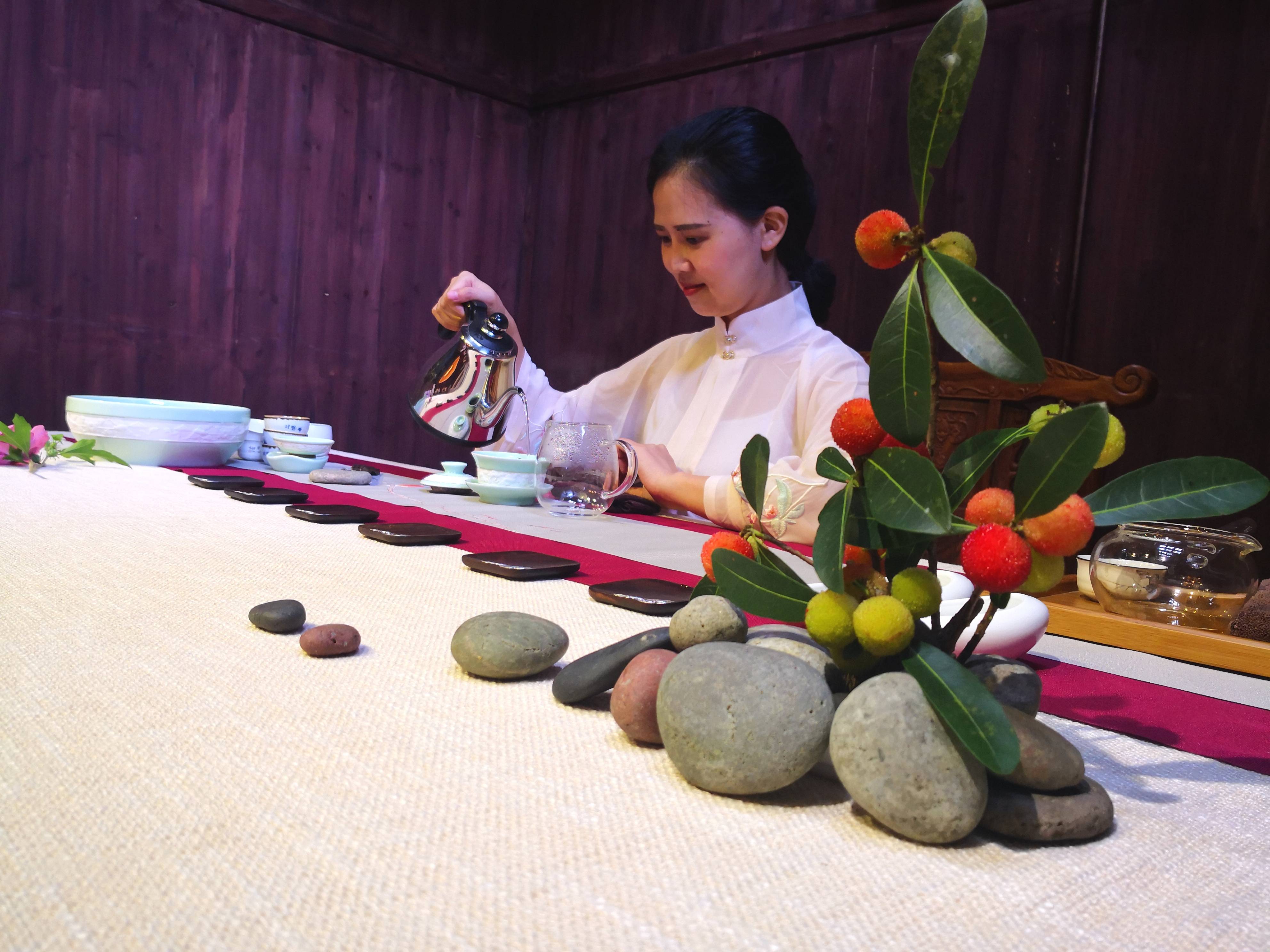 王启进:"口笔"相传 讲好贵州茶故事_茶文化_视频_写文章