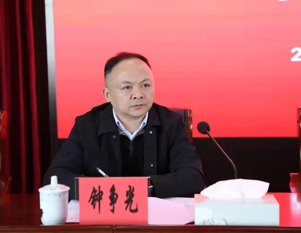 街道党工委书记,人大工委主任瞿军强调:要充分认识疫情防控形势的严峻