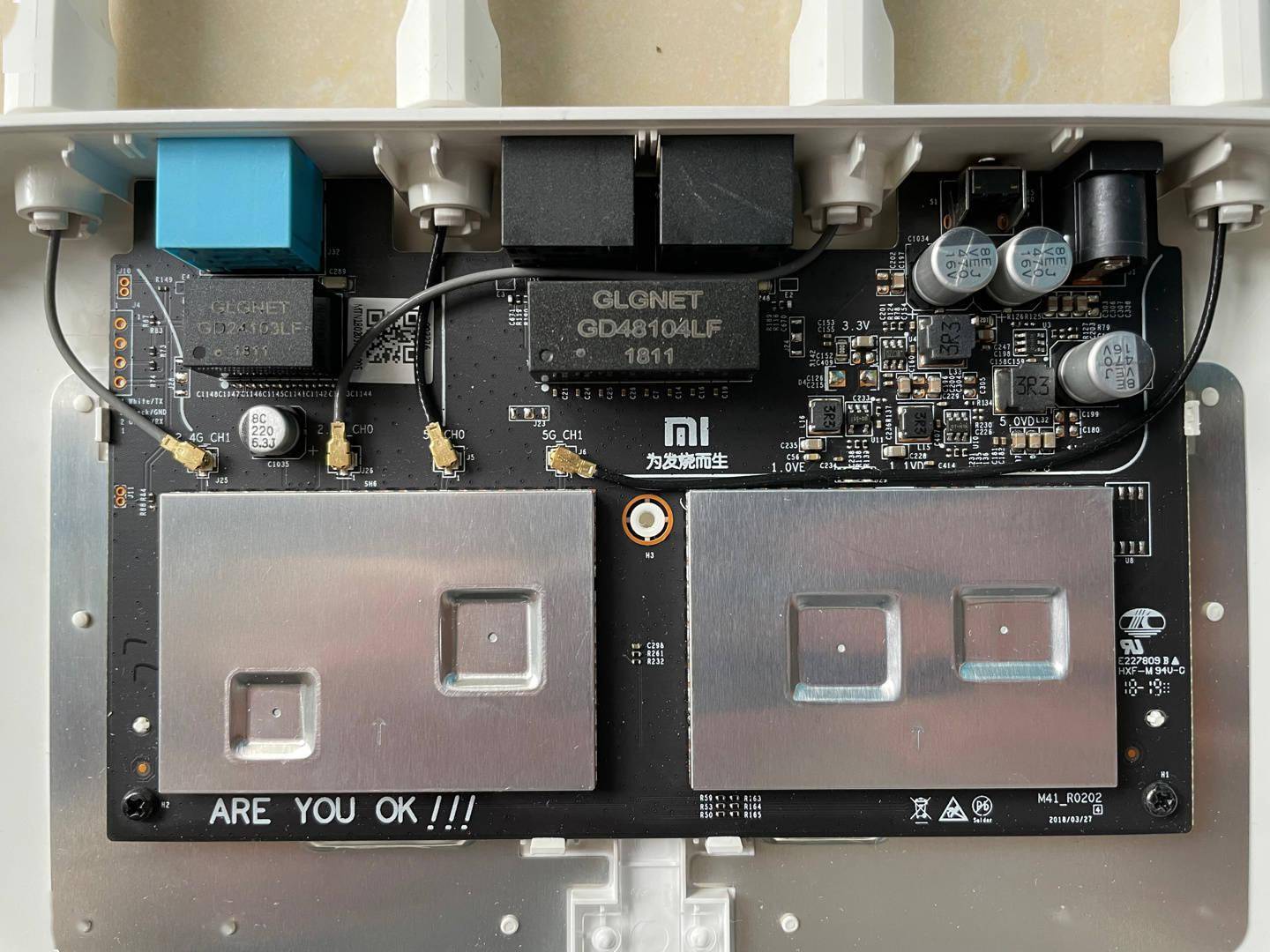 网友无聊拆掉四年前的小米路由器 4