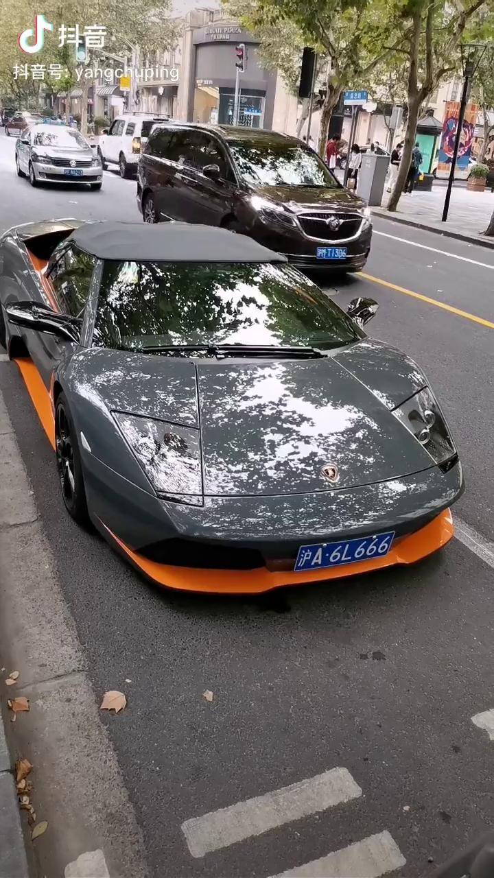 这车加车牌可以在闵行买一套房不成问题吧街拍超跑豪车