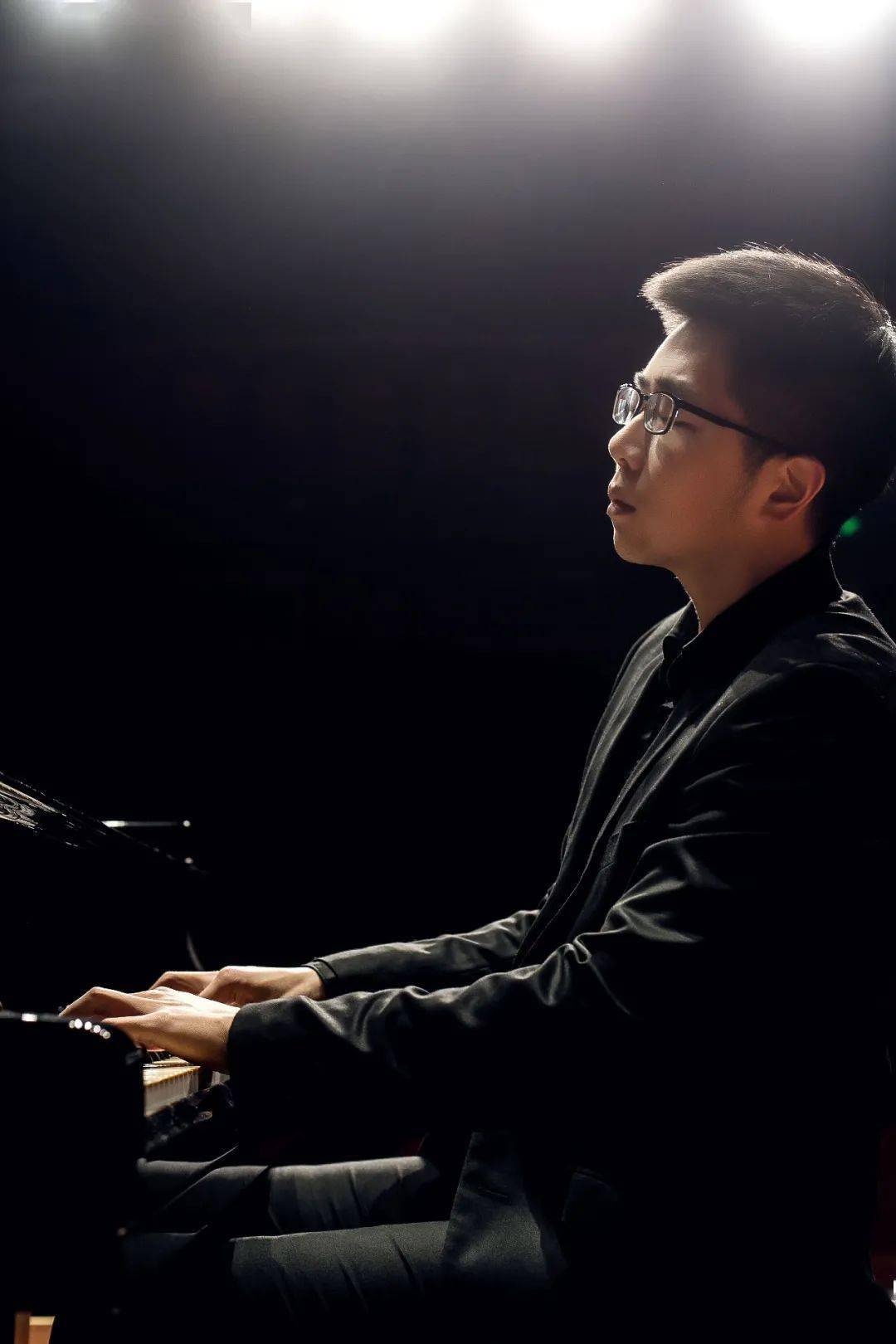 陈昊 江夏陈昊现就读于上海音乐学院钢琴系江夏青年钢琴家王喆 安宇