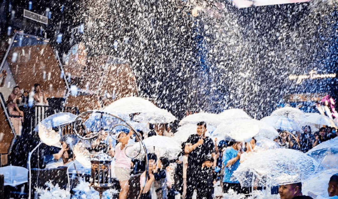 金湖彻底火了苏宁易购新年大庙会迎来汉唐盛世灯笼秘境