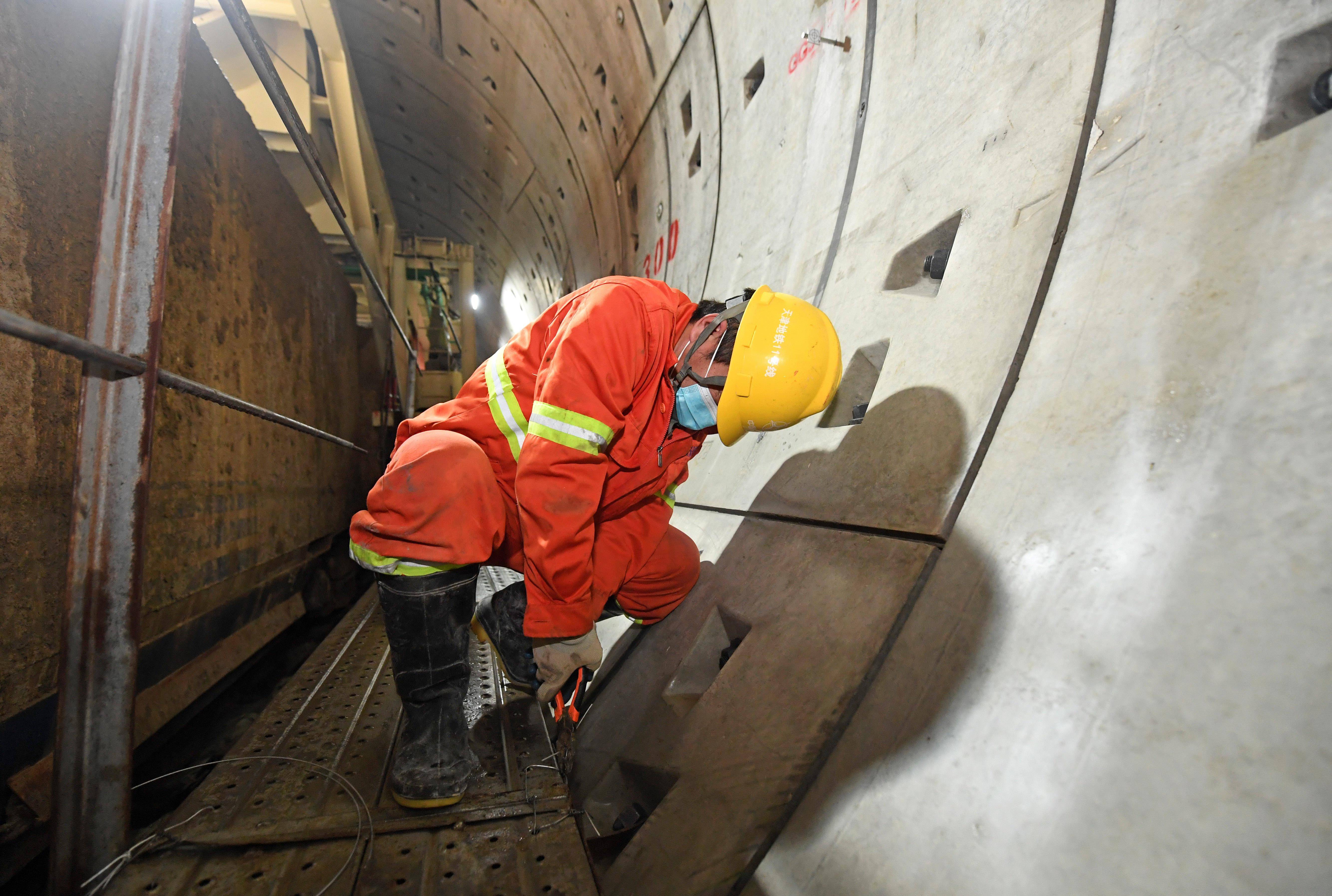 天津地鐵11號線學苑北路站至海河東路站盾構區間維護隧道施工設施(1月