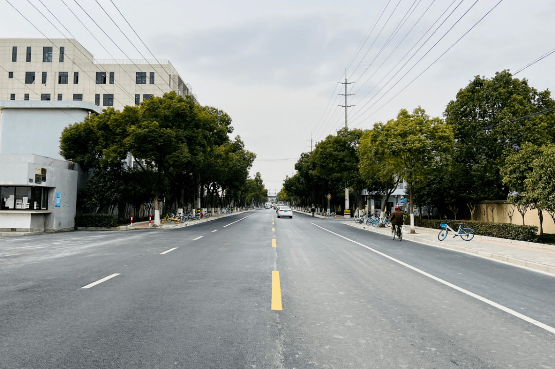 上班路顺畅了松江这两条路完成提档升级在你家附近吗
