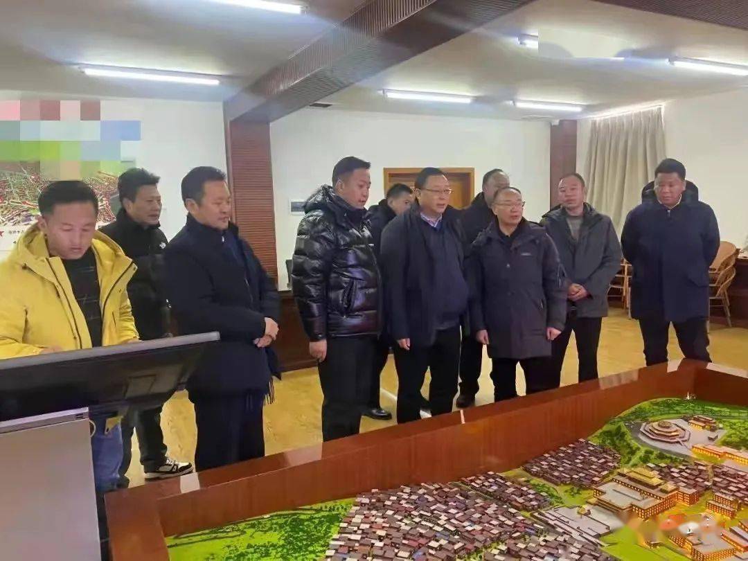 州委副书记政法委书记杨宏寿赴色达县开展调研