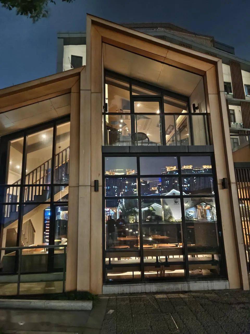 四款骁龙8系列手机拍照横评！各有各的离谱。。。