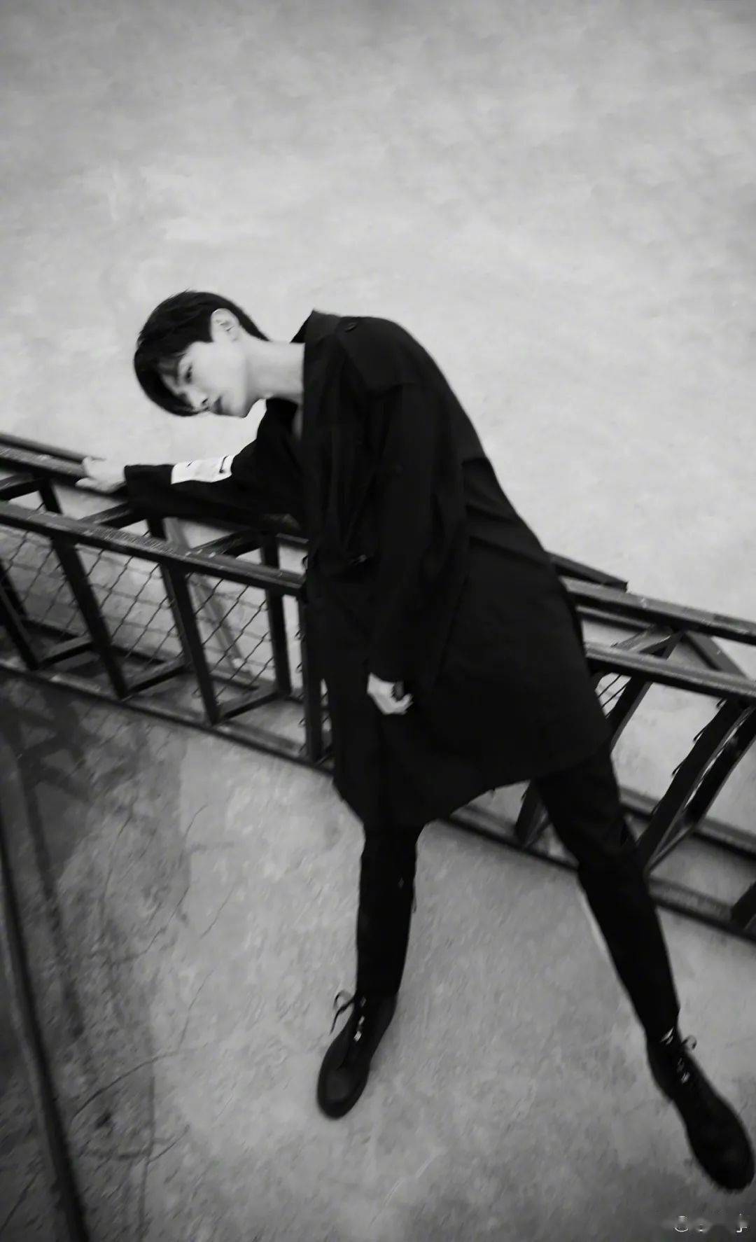 白敬亭拍照怎么能这么好看