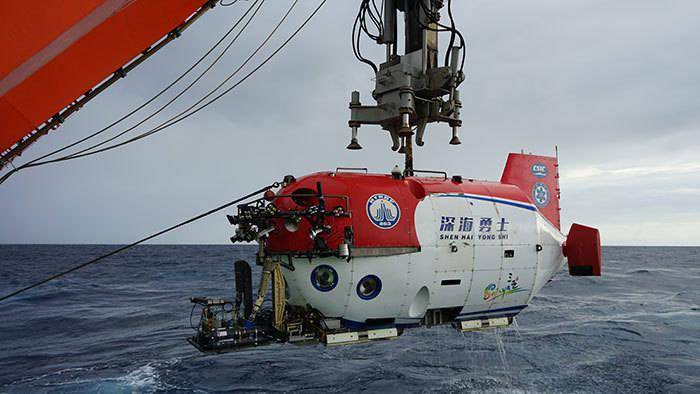 国内首个海洋地质灾害原位观测载人深潜航次“满载而归”