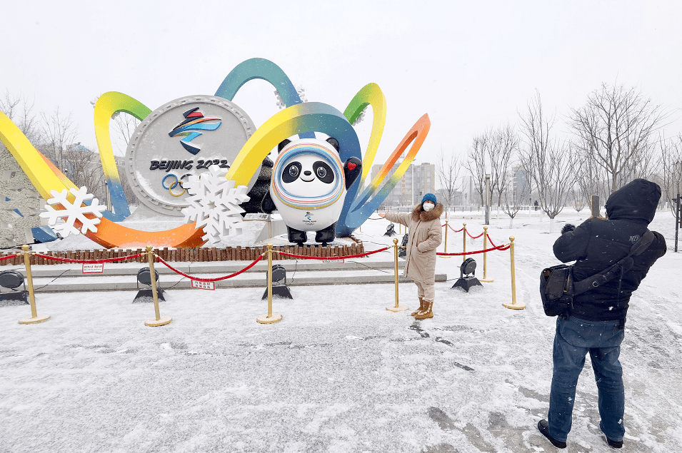 像蘆花,像鵝毛雪舞漫空,飄飄灑灑(戳視頻)全民喜迎冬奧會瑞雪紛飛兆