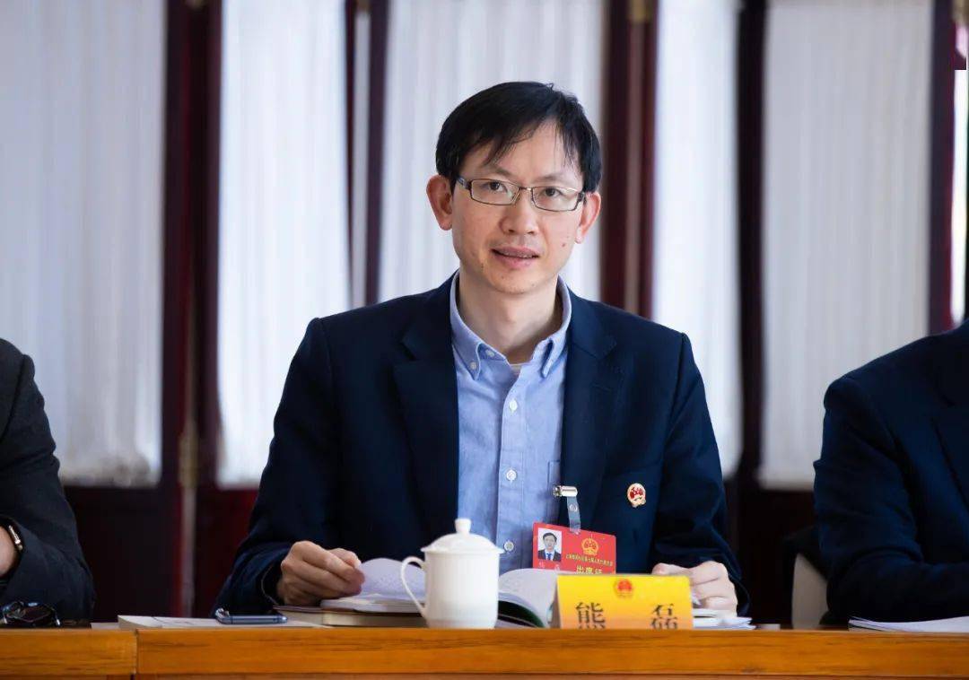 闵行区是上海经济发展的重要高地,在上海经济中占有重要地位,区人大