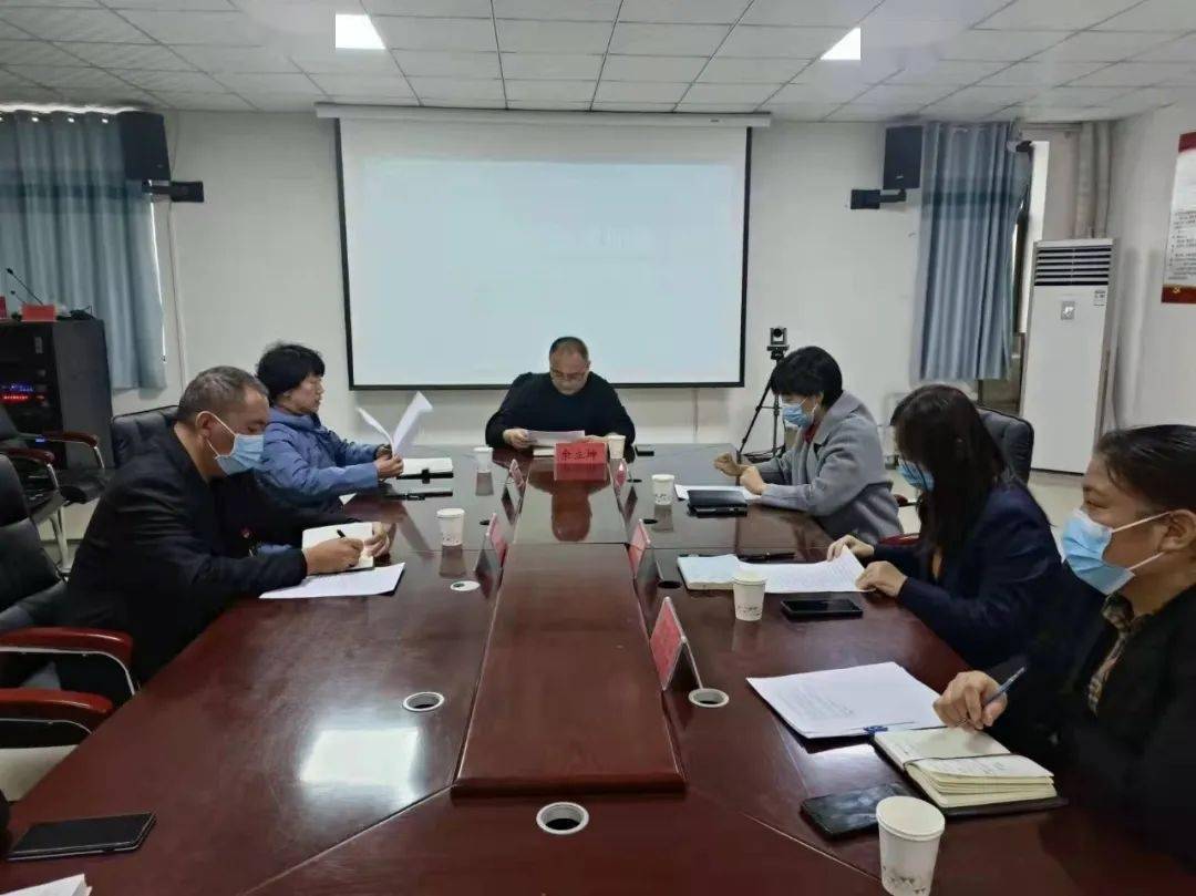 余立坤同志到安国市行政审批局开展调研工作