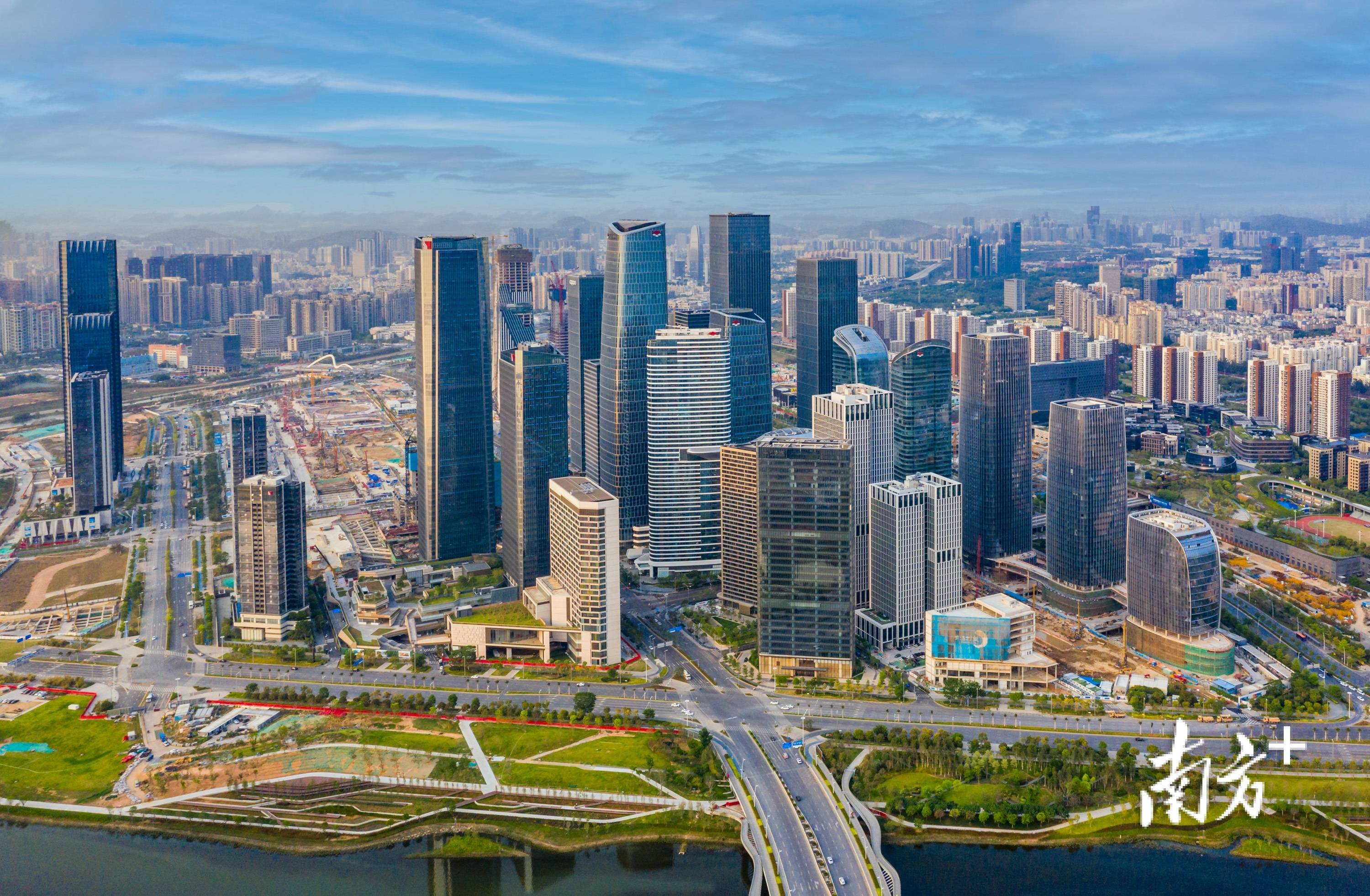 广东金融业增加值首破1万亿元