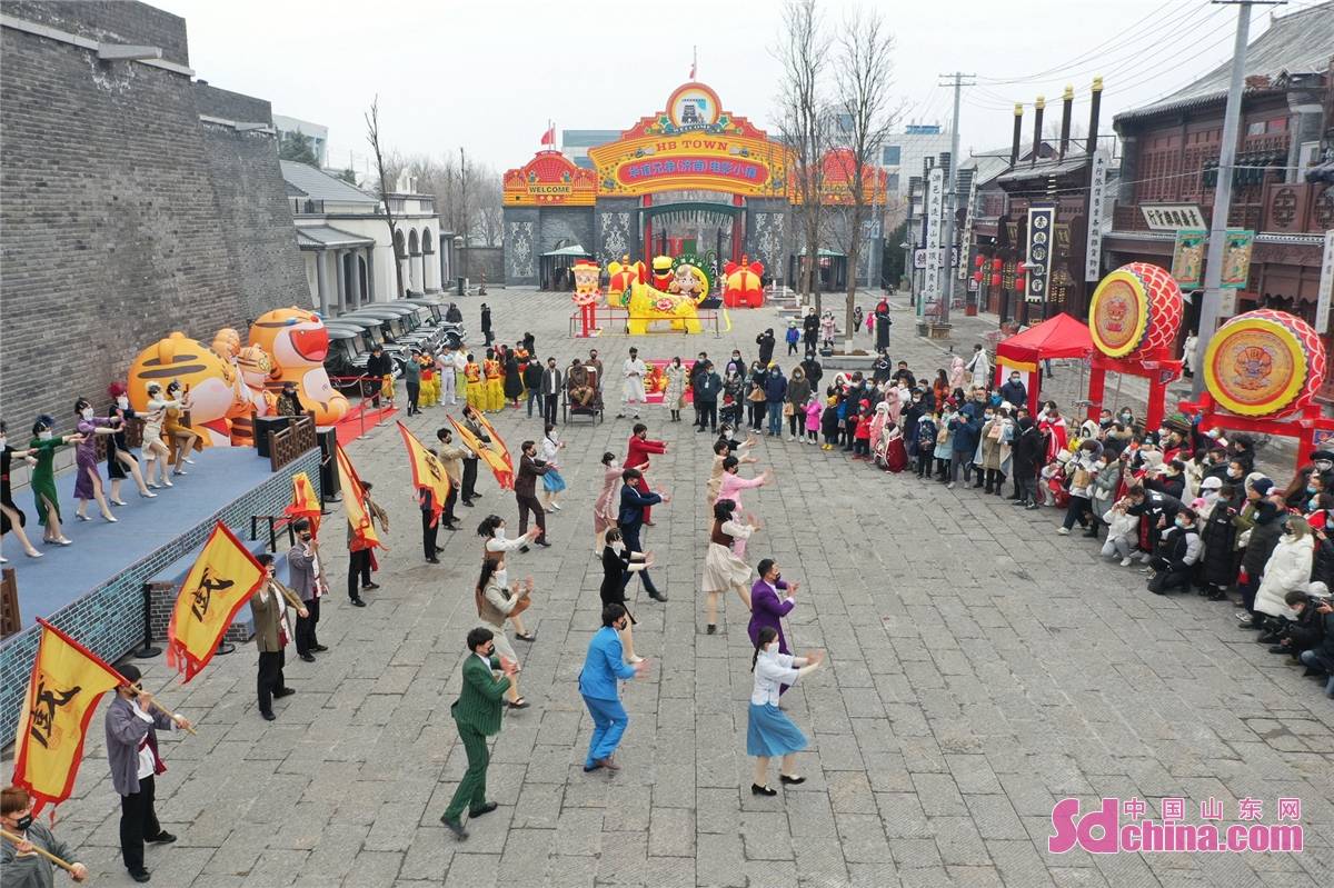 舞龙、舞狮、踩高跷……华谊兄弟电影小镇春节文化大餐已就位