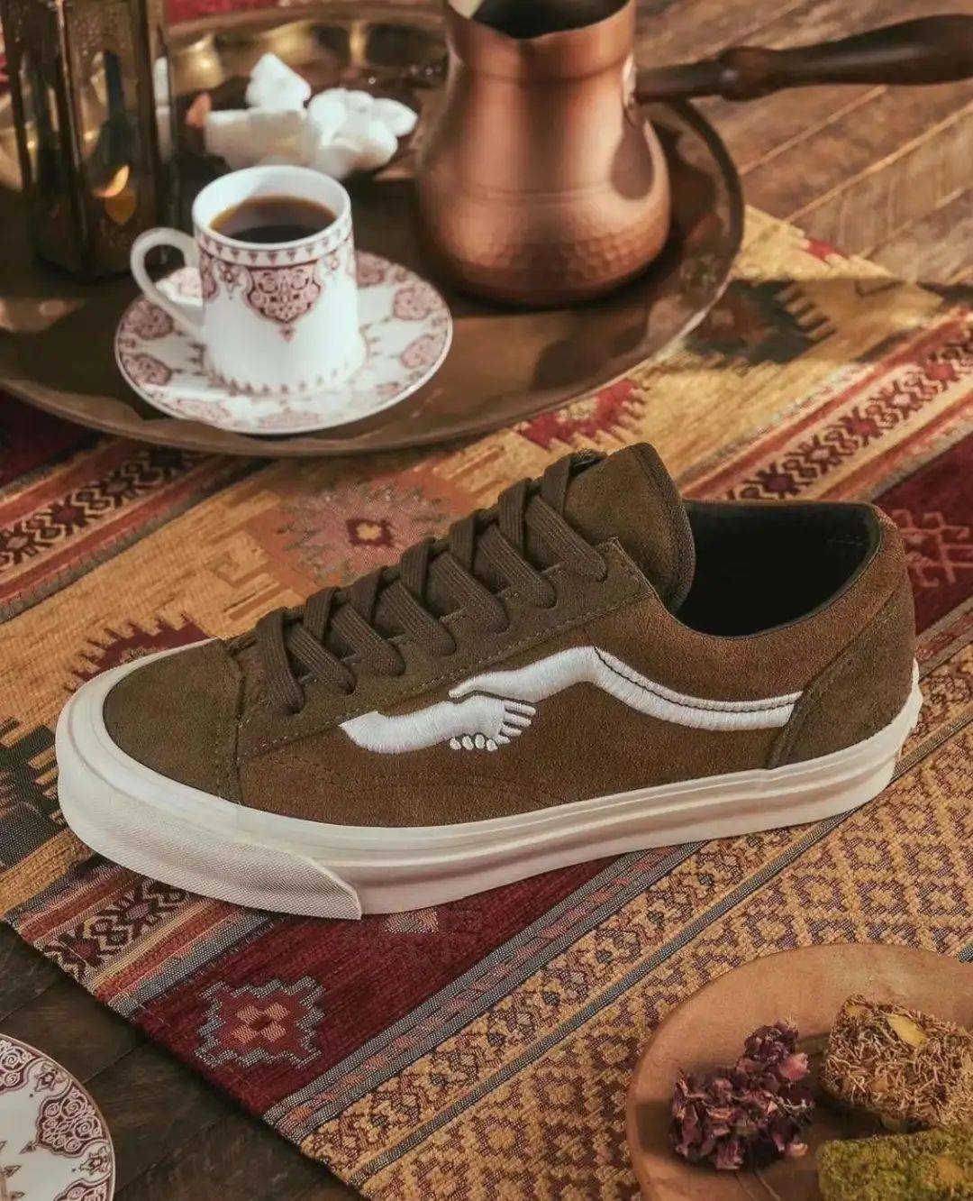 vans又要出创意球鞋联名?竟然以三种饮品为灵感