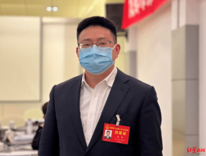 今年"两会",成都市人大代表,青白江区区委书记池勇在接受采访时提到了