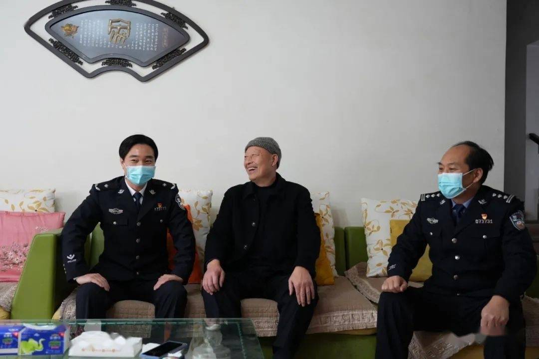 伴随着传统小年的欢乐喜庆氛围,泌阳县副县长,公安局党委书记,局长余